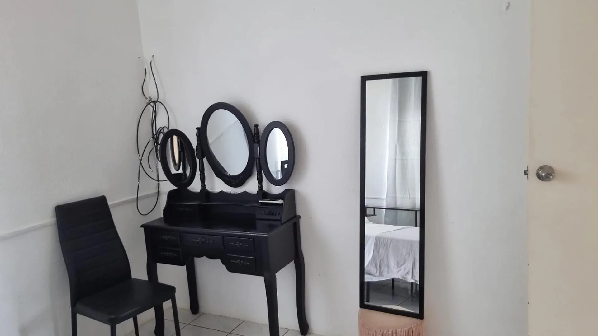 아파트 Prosperity 2 Bedroom Residential Home Near The Sea 크랄렌데이크
