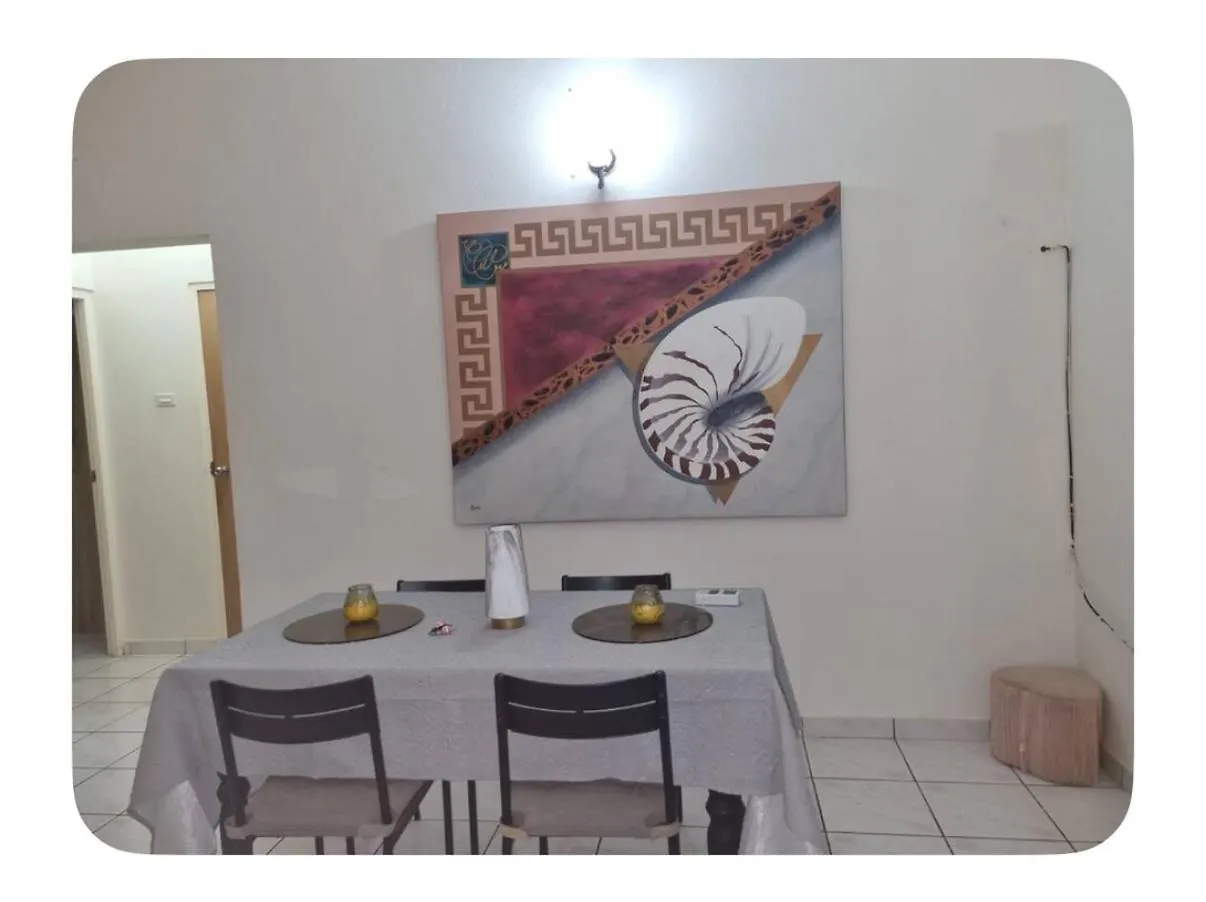 アパート Prosperity 2 Bedroom Residential Home Near The Sea クラレンダイク ボネール、シント・ユースタティウスおよびサバ