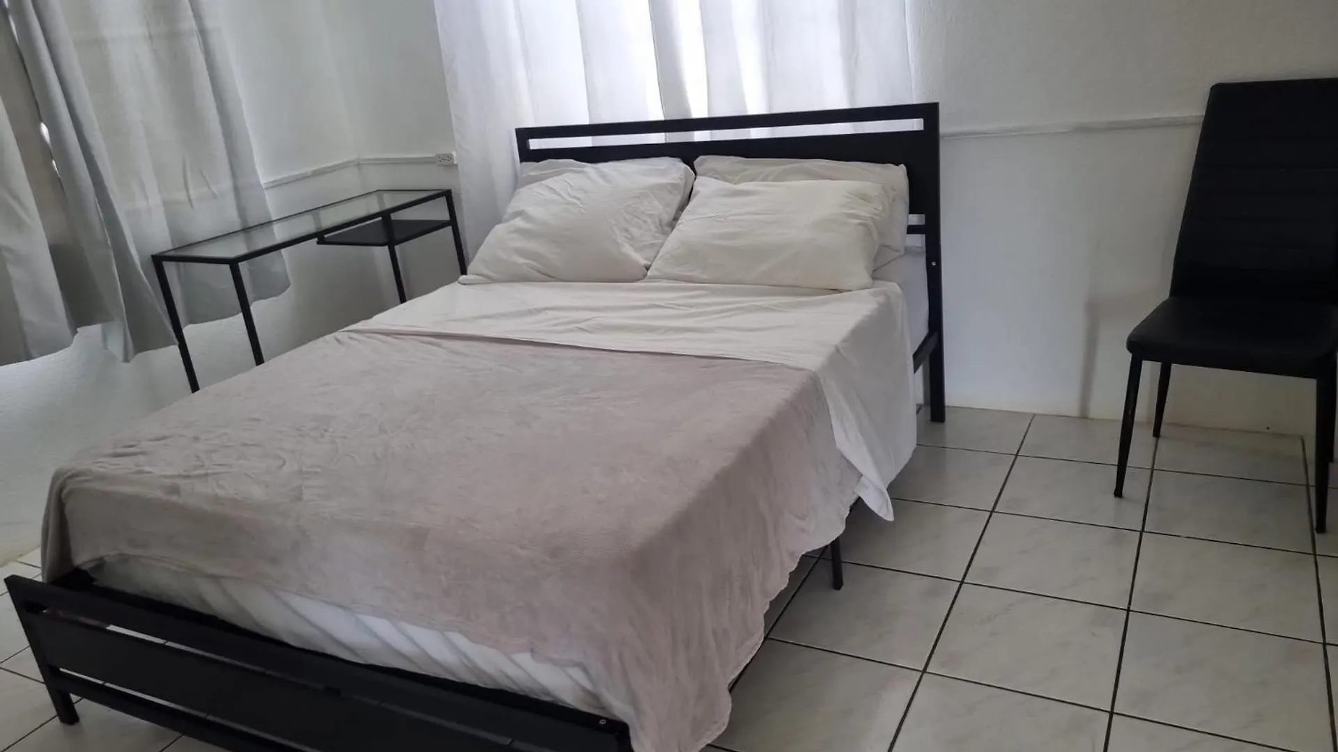 Prosperity 2 Bedroom Residential Home Near The Sea クラレンダイク