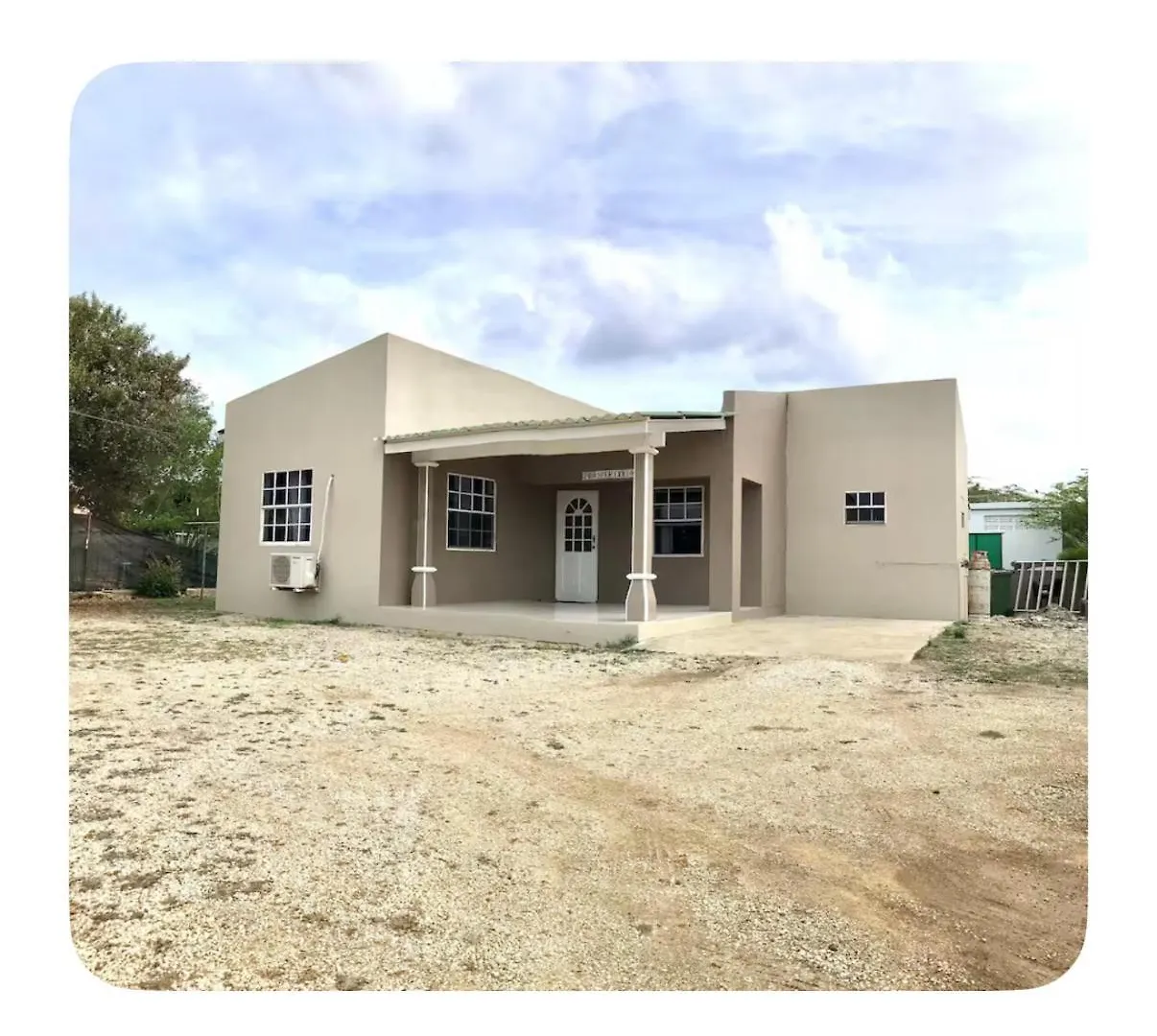 アパート Prosperity 2 Bedroom Residential Home Near The Sea クラレンダイク